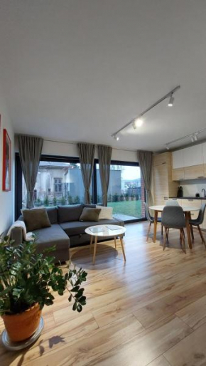 Apartament Zakatek 2 z ogrodkiem i miejscem w garazu podziemnym